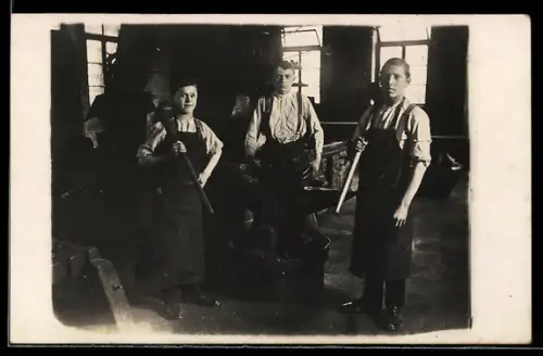 Foto-AK Ludwigsburg, Ecke Hospital- Untere Reithausstrasse, Hufschmiederei Schäfer