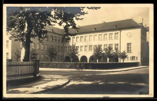 AK Ludwigsburg, Blick auf ein grosses Gebäude