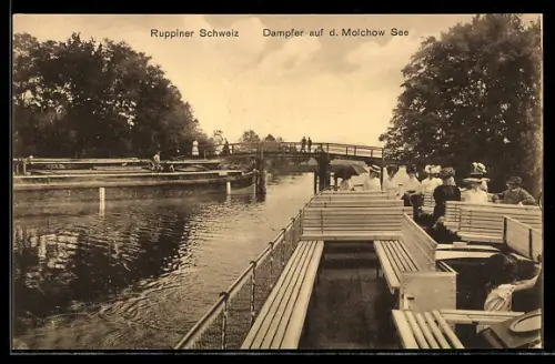AK Ruppiner Schweiz, Dampfer auf dem Molchow See, Ausflugsboot mit Fahrgästen, Brücke