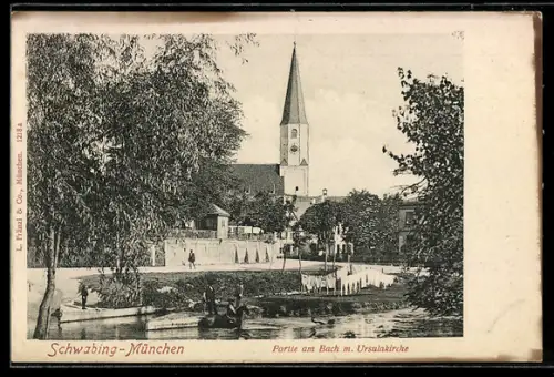 AK München-Schwabing, Partie am Bach mit Ursulakirche