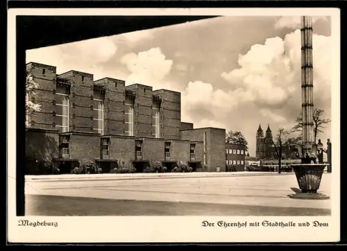 AK Magdeburg, Ehrenhof mit Stadthalle und Dom