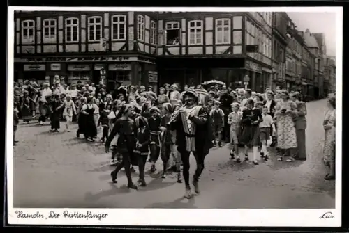 AK Hameln, Der Rattenfänger auf der Strasse
