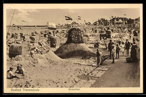 AK Travemünde, Strandfest, Strandkörbe, Sandburgen, Menschen am Strand