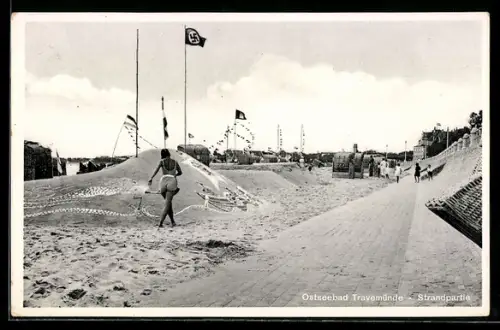 AK Travemünde, Strandpartie, Sandburg mit flagge