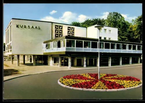 AK Travemünde, Kursaal mit Blumenbeet