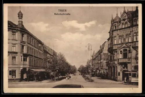 AK Trier, Bahnhofstrasse mit Strassenbahn