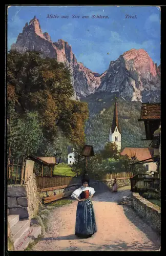 AK Seis am Schlern, Strassenpartie mit Blick auf die Kirche und Treppenaufgang zur Villa Heufler