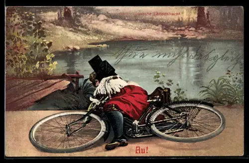 AK Au!, Gestürzte Fahrradfahrerin in Schaumburg-Lippischer Landestracht