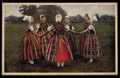 AK Seidewinkel /Oberlausitz, Junge Mädchen in Festtracht beim Reigentanz