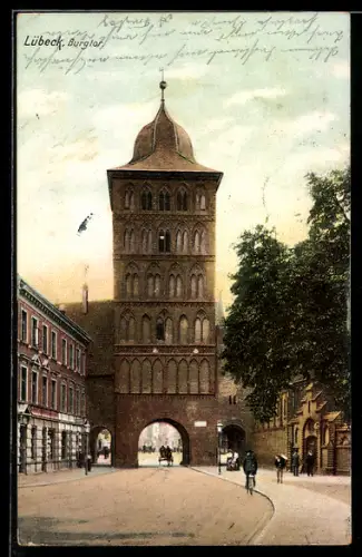 AK Lübeck, Strassenpartie am Burgtor