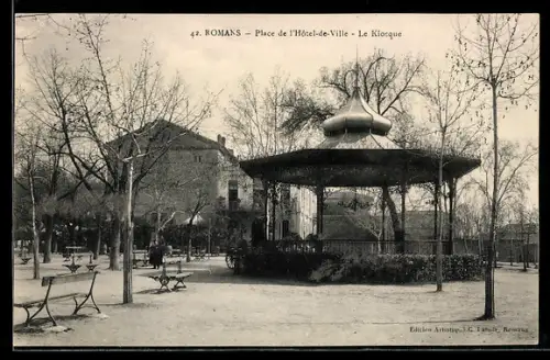 AK Romans, Place de l`Hôtel-de-Ville, Le Kiosque