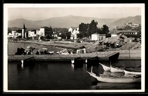 AK Cros-de-Cagnes, Le port-abri et vue sur Cagnes