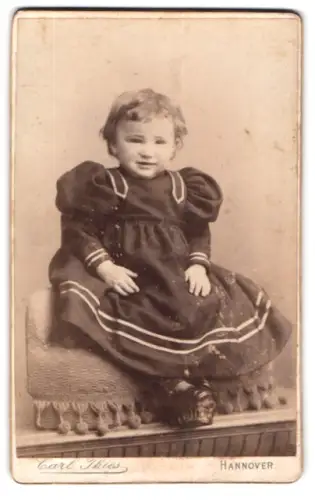 Fotografie Carl Thies, Hannover, Höltystrasse 13, Porträt eines kleinen Kindes