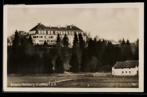 AK Hochburg a. Weilhart, Schloss Hochburg mit Umgebung