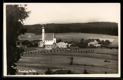 AK Franking /Ob. Öst., Ortspanorama mit Kirche u. Umgebung