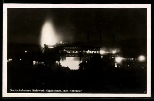 AK Neunkirchen, Stahlwerk bei Nacht, links Konverter