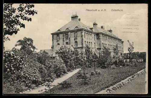 AK Neustadt a. d. H., Ostschule