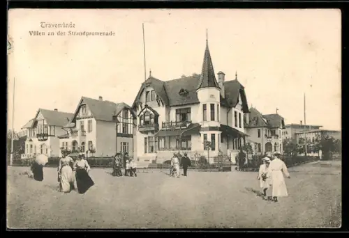 AK Travemünde, Villen an der Strandpromenade, Panorama mit Passanten