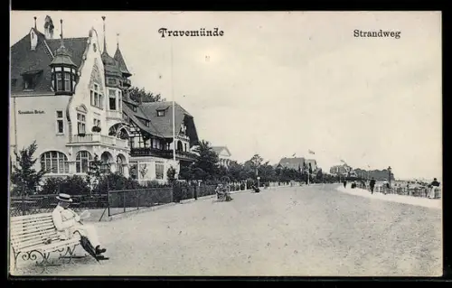 AK Travemünde, Ostseebad, Strasse Strandweg mit Pension Strandhaus Herker