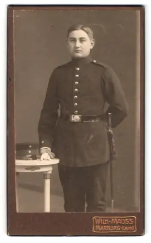 Fotografie W. Mauss, Marburg /Lahn, Kasernenstr. 15, Soldat Albert Eckern in Uniform, gefallen im 1. Weltkrieg
