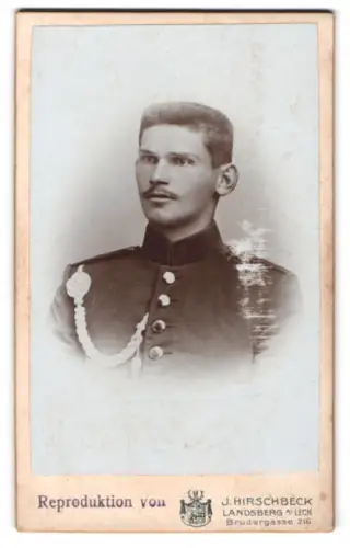 Fotografie J. Hirschbeck, Landsberg /Lech, Brudergasse 216, Soldat in Uniform mit Schützenschnur 1. Stufe