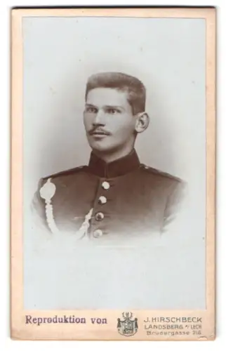 Fotografie J. Hirschbeck, Landsberg /Lech, Brudergasse 216, Soldat in Uniform mit Schützenschnur 1. Stufe