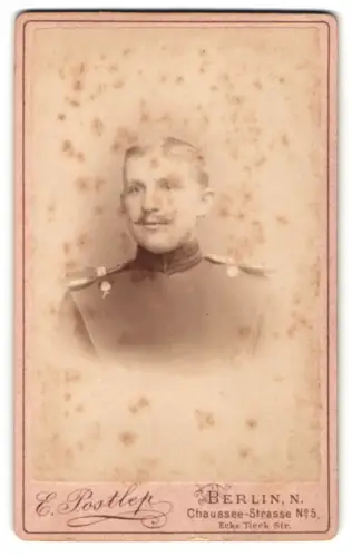 Fotografie E. Postlep, Berlin, Chausseestrasse 5, Garde-Ulan in Uniform