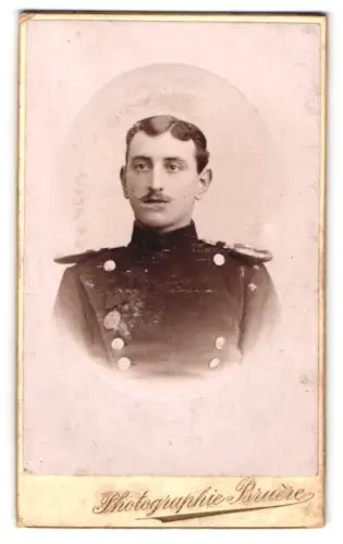 Fotografie Photographie Bruère, Metz, Rattenturmstrasse 8, Ulan in Uniform mit 1897-Centenarmedaille, 1.1.1898