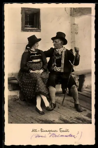 AK Ehepaar in Alt-Pinzgauer Tracht