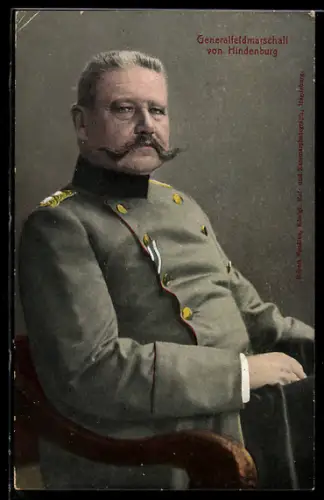 AK Generalfeldmarschall von Hindenburg, Portrait im Sitzen