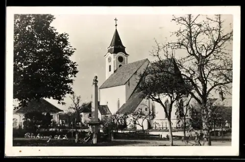 AK Pucking, Kirche mit Friedhof und Säule