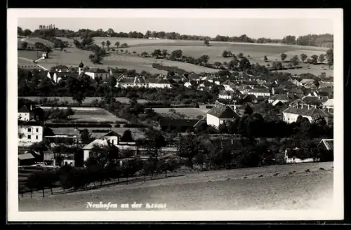 AK Neuhofen an der Krems, Ortspanorama mit Kirche