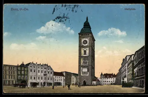 AK Enns /Ob. Öst., Stadtplatz mit Stadtturm