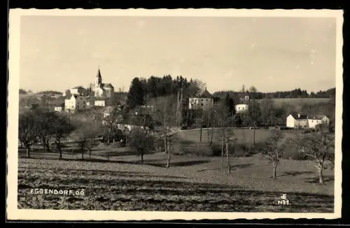 AK Eggendorf /O.Ö., Ortspanorama mit Kirche und Feldern