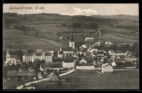 AK Gallneukirchen /O.-Oe., Gesamtansicht mit Kirche und Umgebung