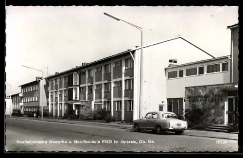 AK Ried i. Innkreis, Kaufmännische Gewerbe u. Berufsschule