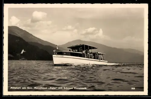 AK Motorboot Pato in Fahrt auf dem Millstätter See, im Hintergrund Schloss Heroldeck