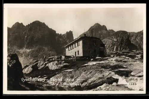 AK Téry Schutzhaus /Vysoké Tatry, Berghütte im Sonnenschein