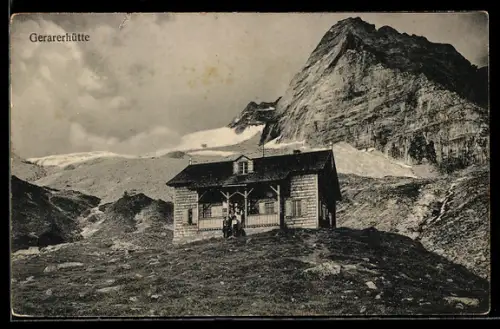 AK Gerarer Hütte, Berghütte mit Gipfelblick