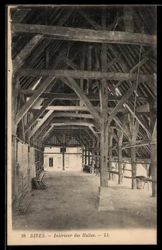 AK Dives, Intérieur des Halles