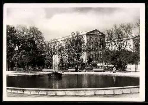 AK Metz, Sprinbrunnen mit Sitzbänken