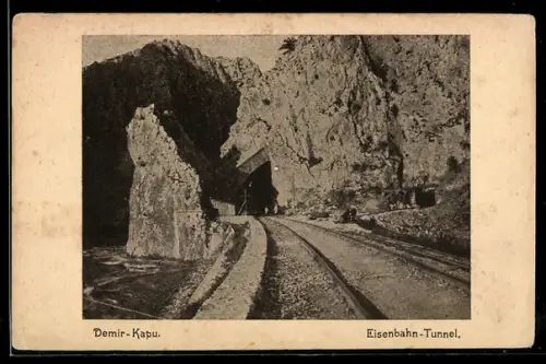 AK Demir-Kapu, Eisenbahn-Tunnel
