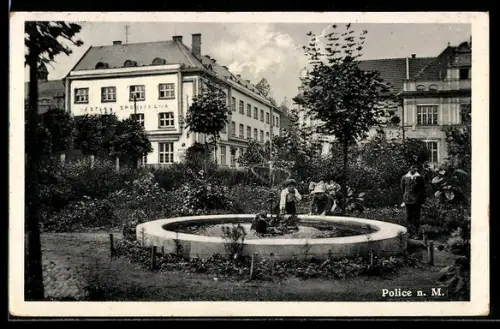 AK Police Nad Metuji, Sporitelni a Postovni budova