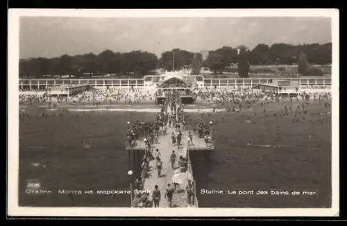 AK Staline, Le pont des bains de mer
