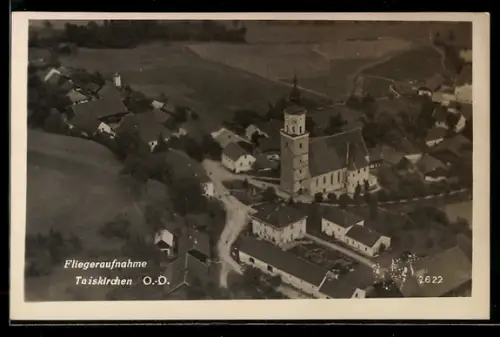AK Taiskirchen /Ob. Öst., Fliegeraufnahme mit Kirche