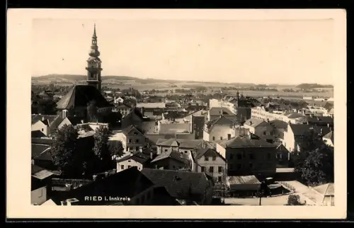 AK Ried i. Innkreis, Panoramaansicht mit Kirche