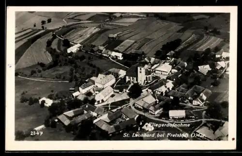 AK St. Leonhard, Teilansicht mit Kirche vom Flugzeug aus