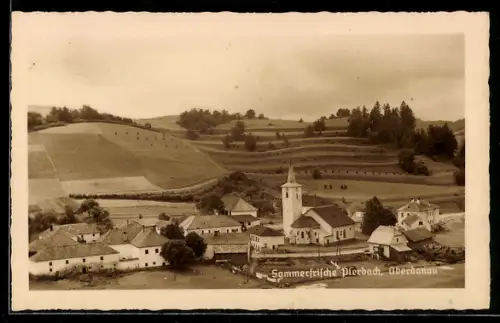 AK Pierbach /Oberdonau, Strassenpartie mit Kirche