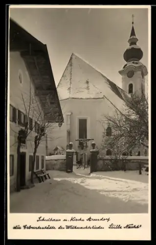 AK Lamprechtshausen, Arnsdorf, Schulhaus und Kirche im Winter