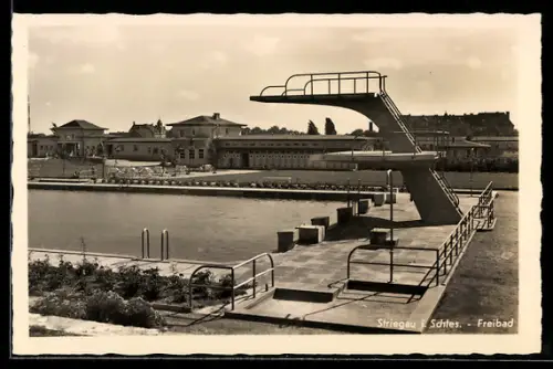 AK Striegau, Ansicht des Freibad, Sprungturm